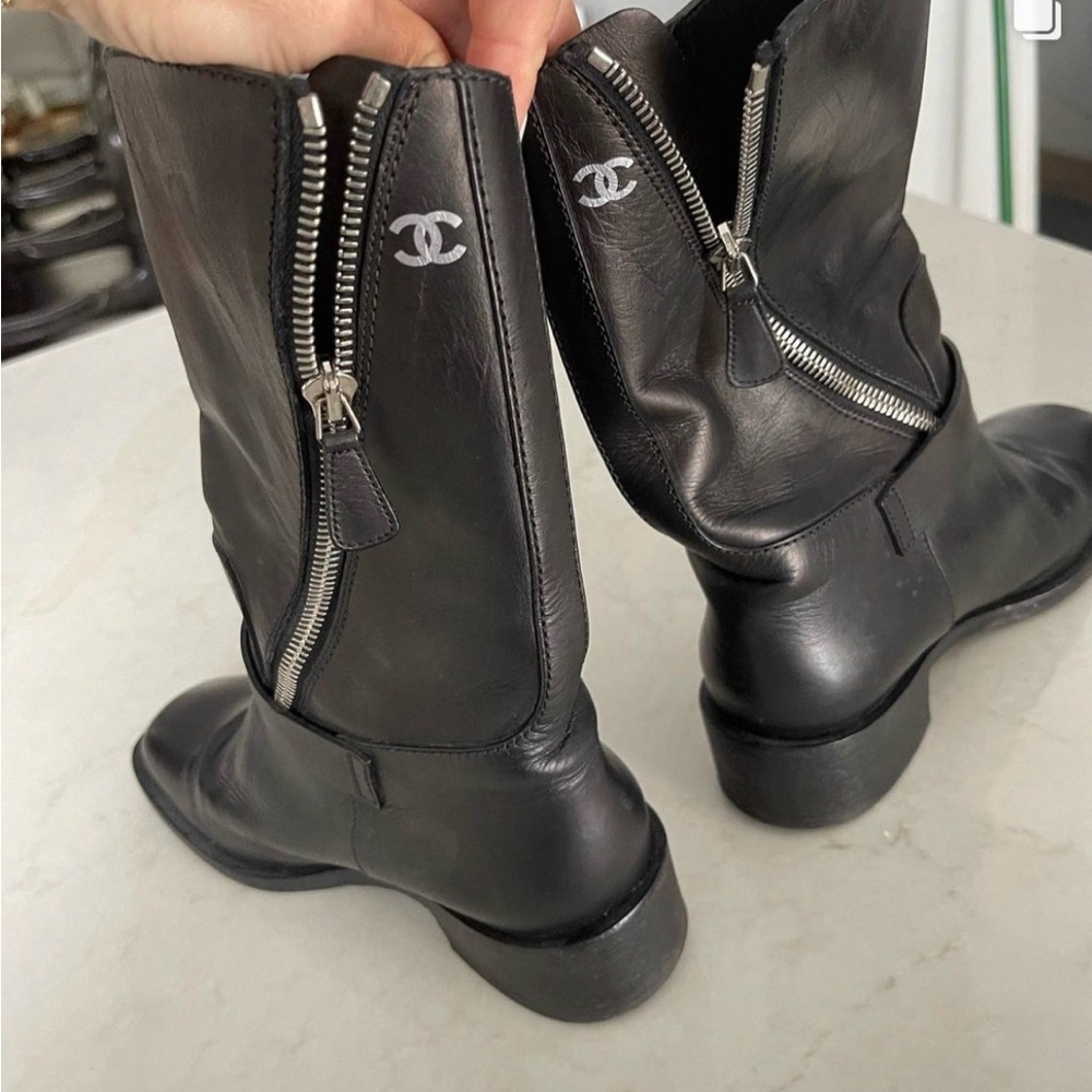 CHANEL Black Leather Heeled Boots with Silver Zipper